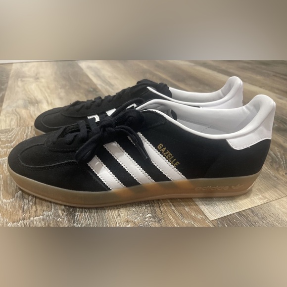Adidas Gazelle Black and White Shoes - Picture 2 of 5